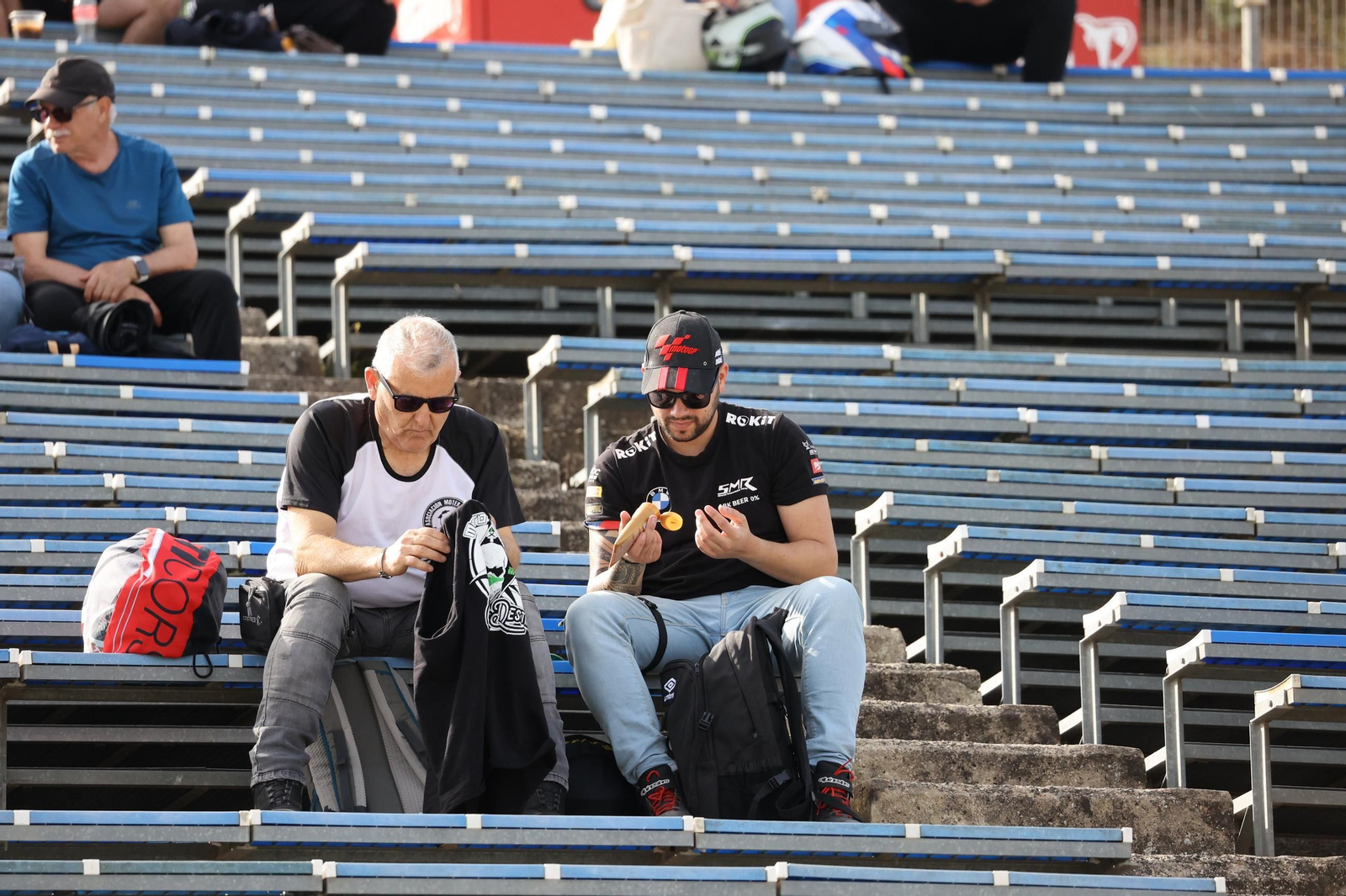 Ambiente del viernes en las gradas del Circuito de Jerez - Ángel Nieto