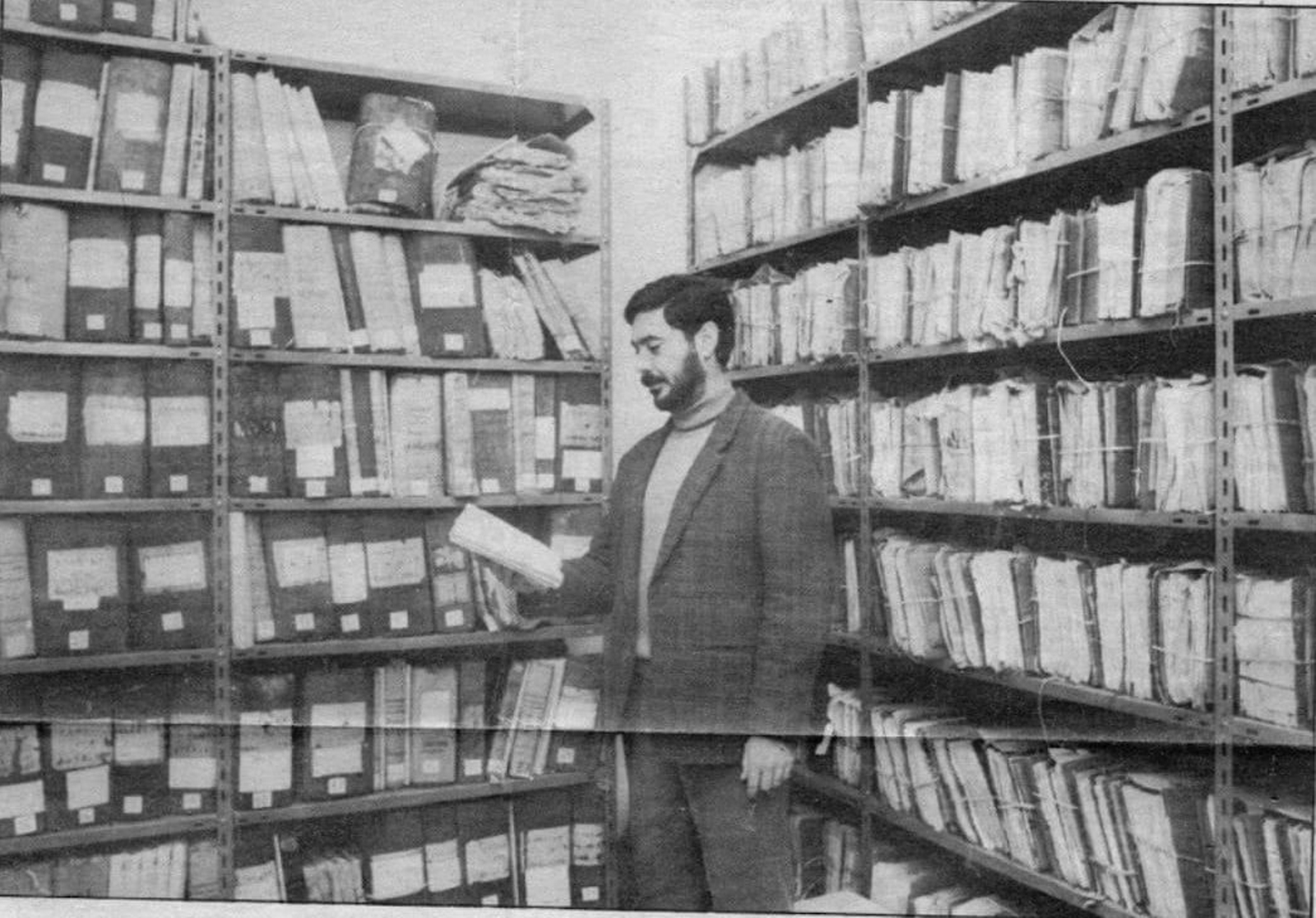 Imagen de Cristóbal Orellana en el Archivo Municipal, tomada por Gerardo para Diario de Jerez, hace casi 40 años.