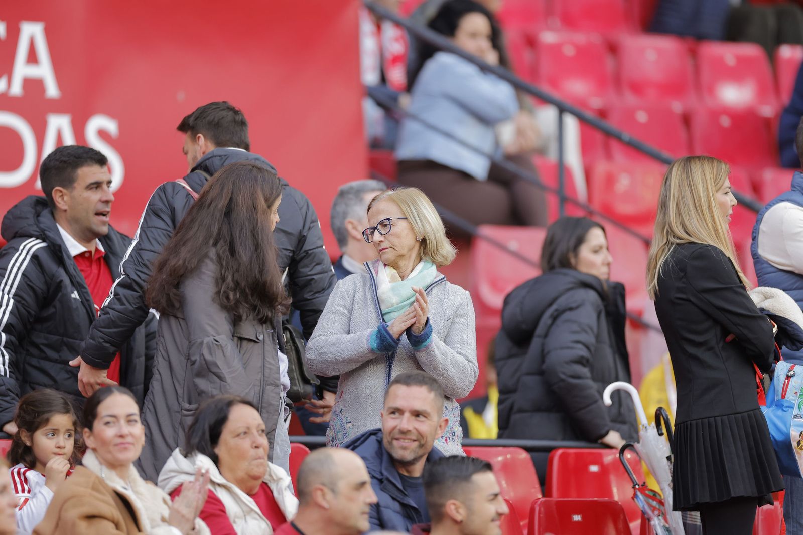 Búscate en las fotos del Sevilla fc - Rayo