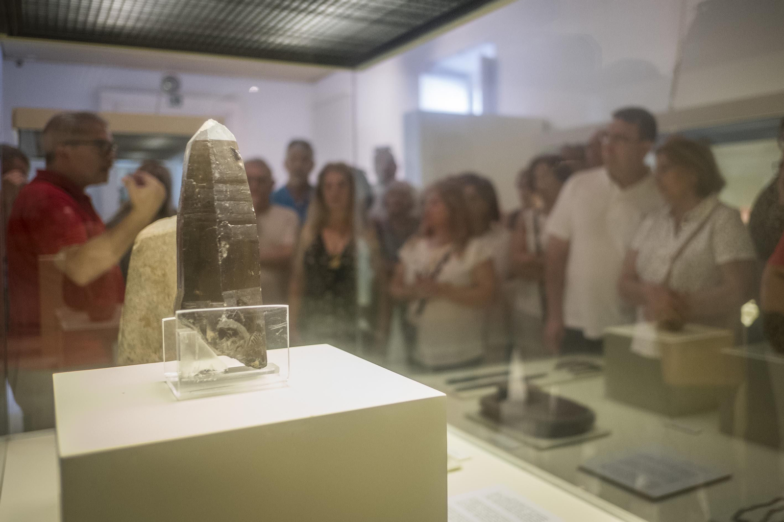 Una pieza de cuarzo encontrada en el Dolmen de Alberite, uno de los objetos ‘no identificados’ en el Museo de Cádiz. Una pieza de cuarzo encontrada en el Dolmen de Alberite, uno de los objetos ‘no identificados’ en el Museo de Cádiz.