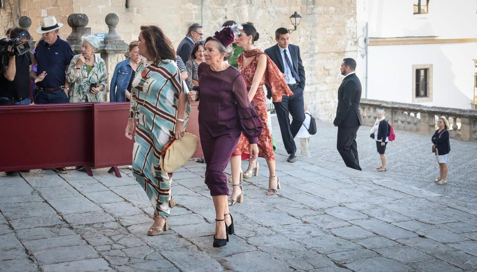 Imágenes de los asistentes a la boda de Ana Cristina Portillo Domecq en la Catedral de Jerez Imágenes de los asistentes a la boda de Ana Cristina Portillo Domecq en la Catedral de Jerez