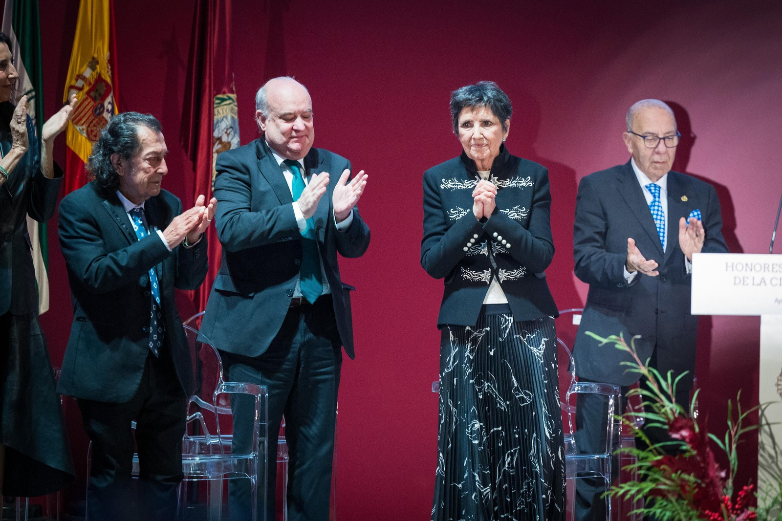 Las imágenes de la entrega de Honores y Distinciones de la Ciudad de Cádiz 2024