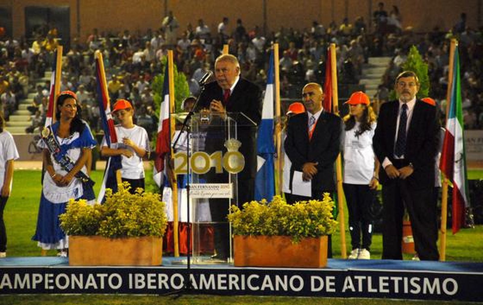 Luz y color en Bahía Sur en la ceremonia de apertura de los XIV Juegos Iberoamericanos San Fernando 2010. 

Foto: Elias Pimentel y Joaquin Pino