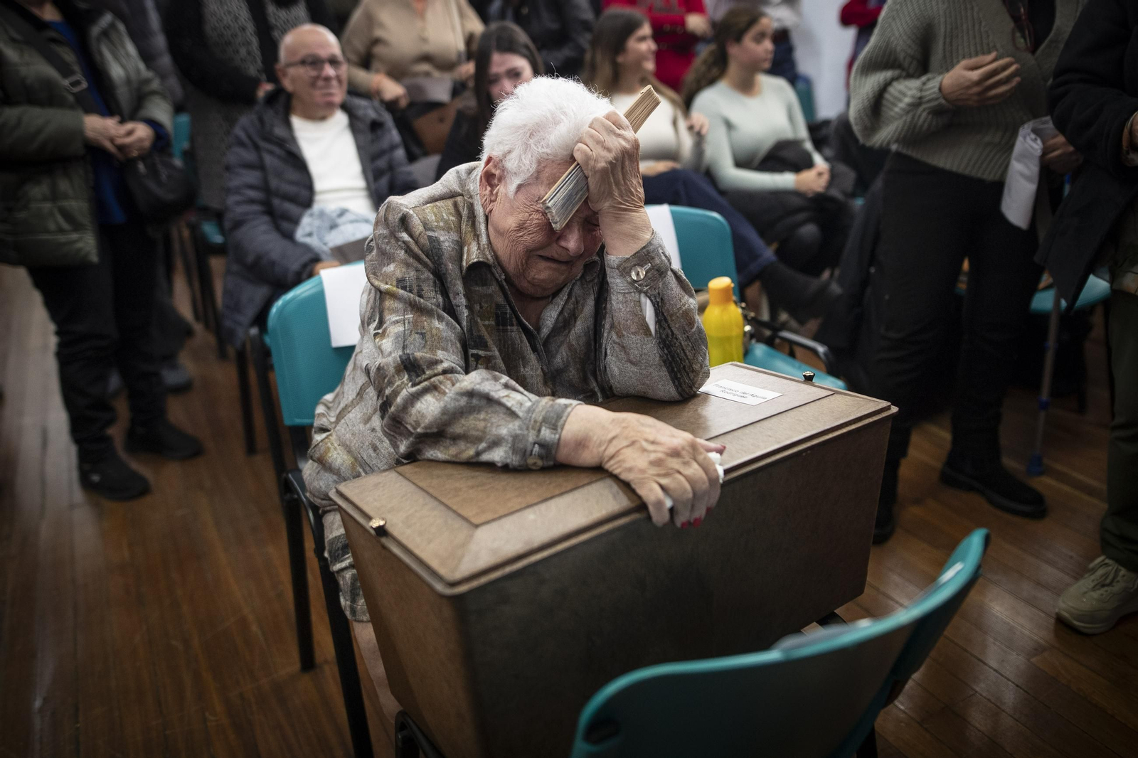 Las mejores imágenes de la entrega de los restos de víctimas del franquismo a sus familiares en Víznar