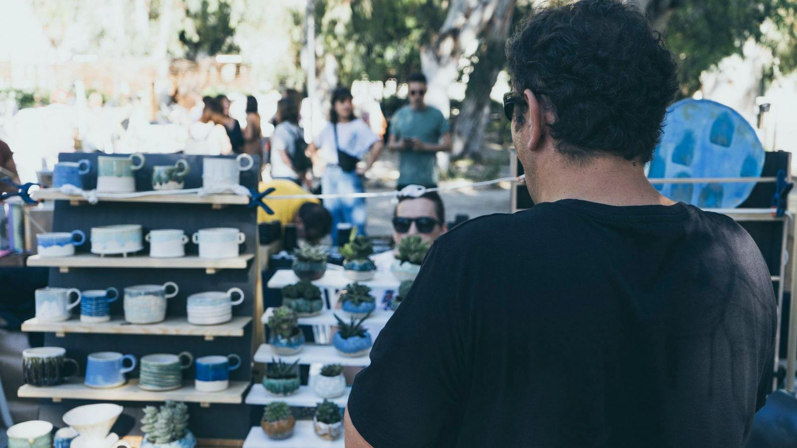 Uno de los puestos del mercadillo de La Térmica.