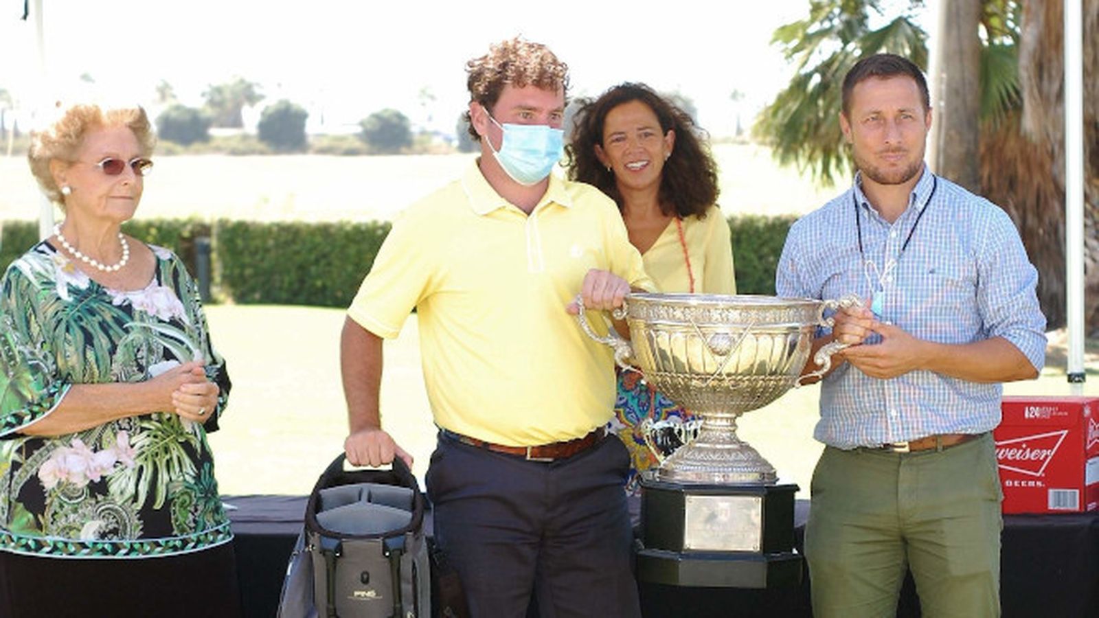 El ganador Scratch Mariano Posada con José Antonio Medina.