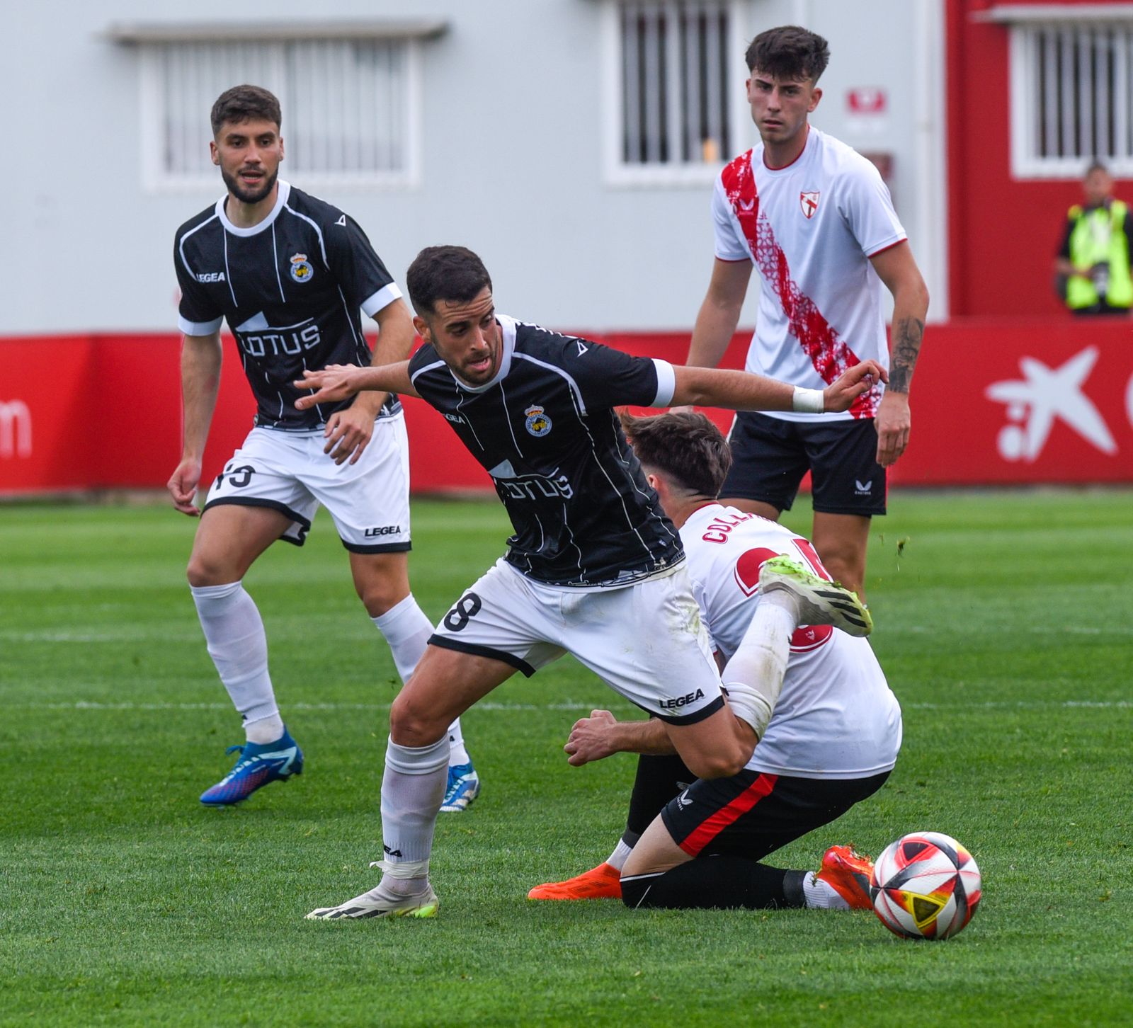 Partido del Sevilla Atlético con la Real Balompédica Linense