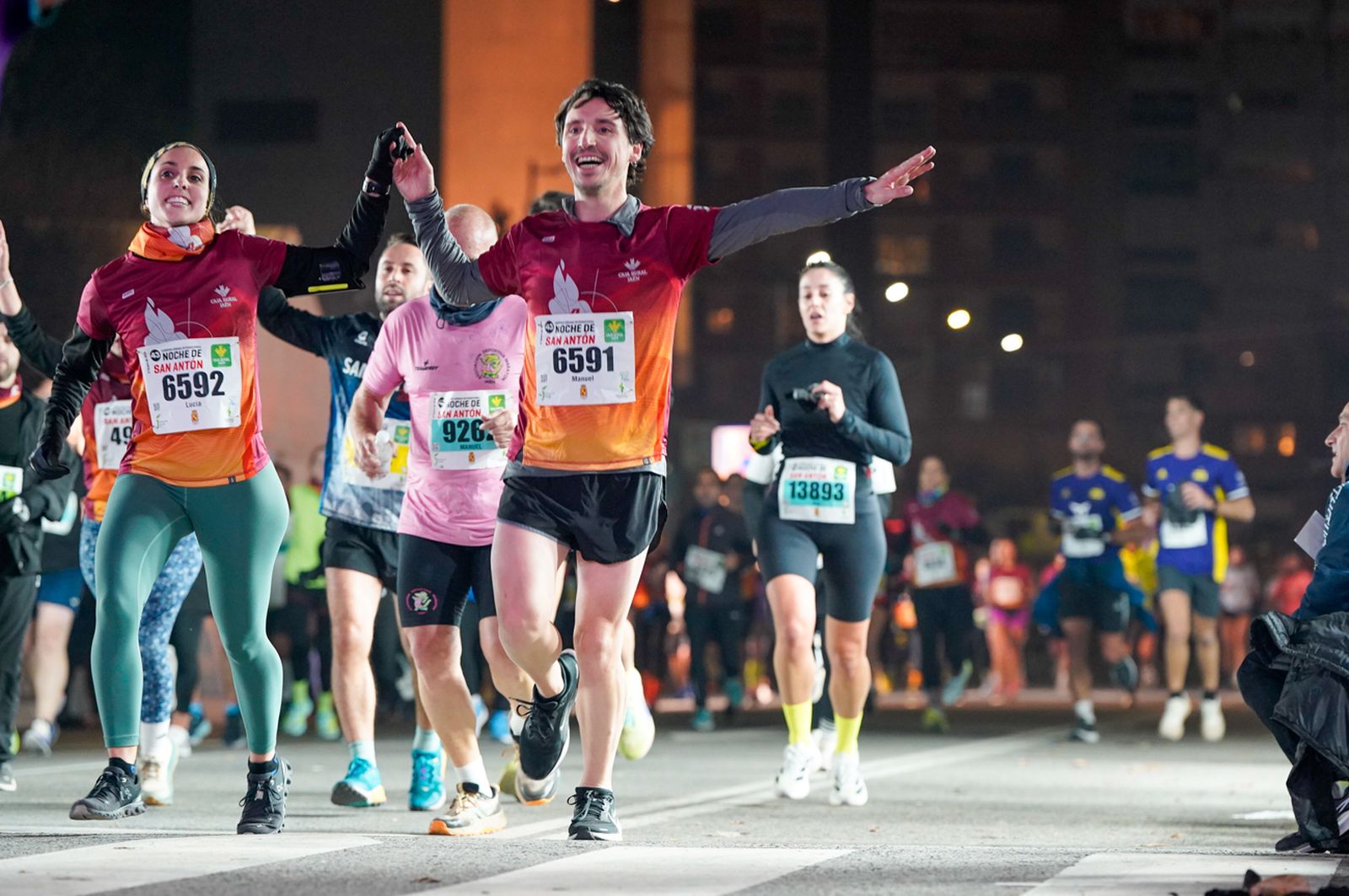 En imágenes: búscate en tu llegada a meta de la Carrera de San Antón 2026 (15)