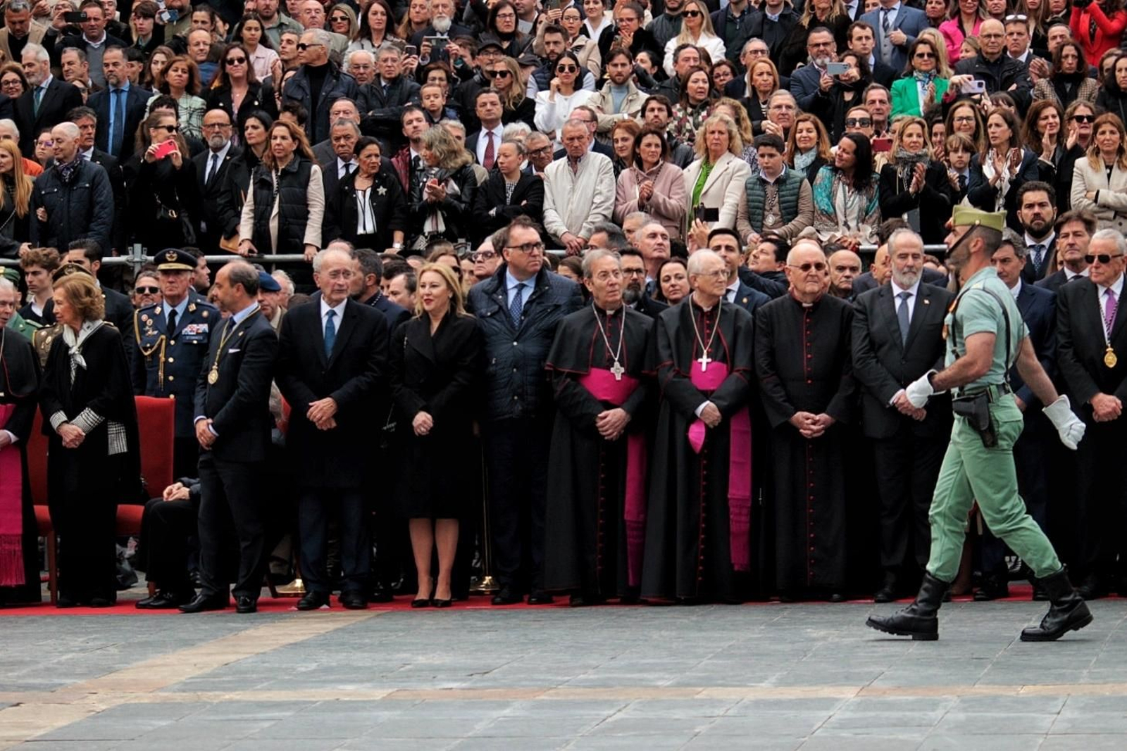 Las fotos de la Legión en el traslado del Cristo de Mena en Málaga este Jueves Santo Las fotos de la Legión en el traslado del Cristo de Mena en Málaga este Jueves Santo
