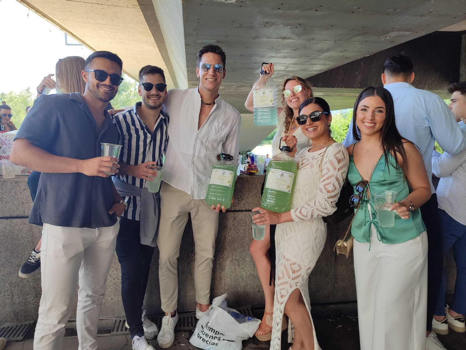 Las mejores fotos del botellón de la Feria de Córdoba