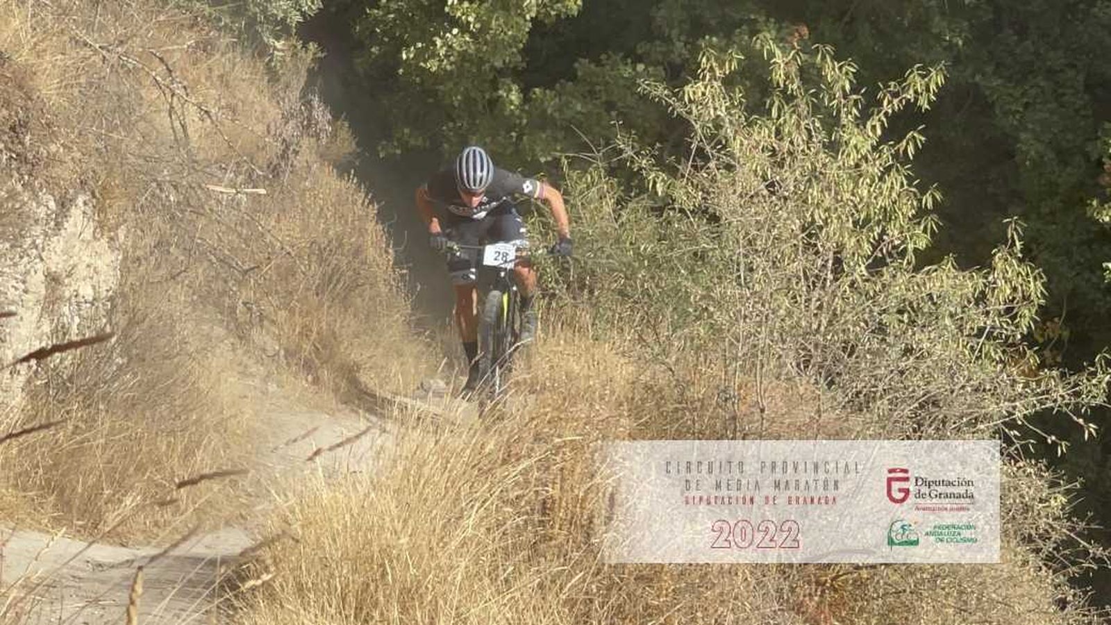 Un 'bikers' en la última prueba del circuito celebrada en Alhama de Granada.
