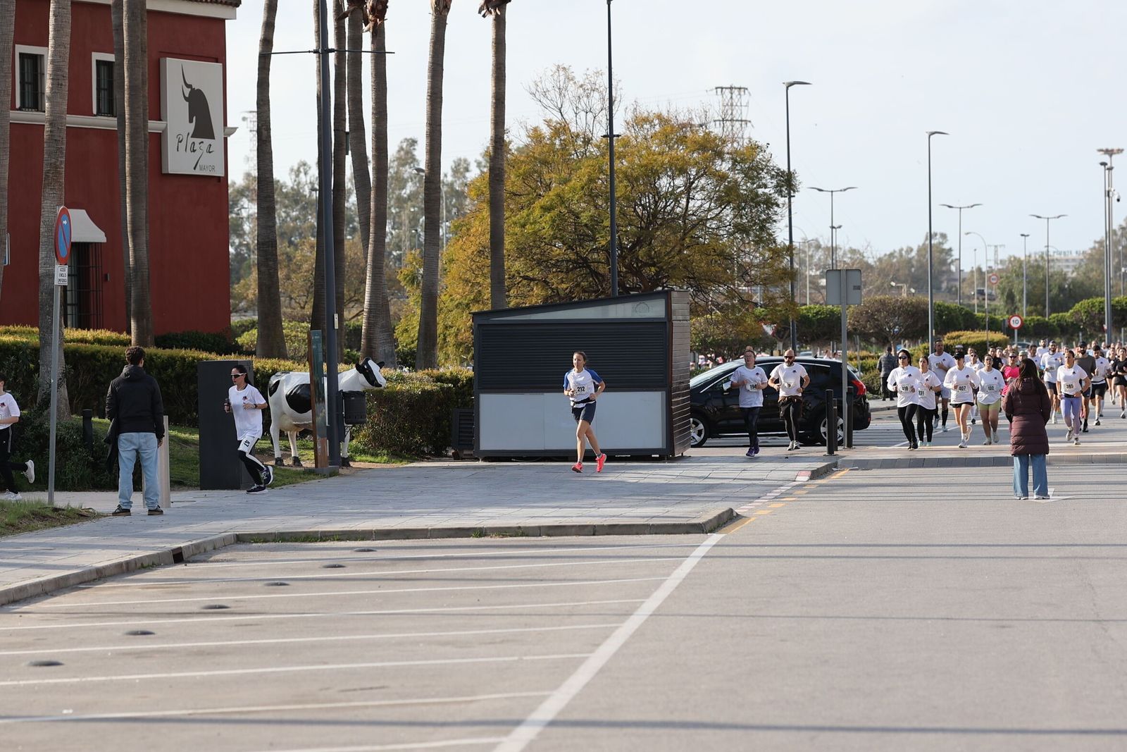 La Carrera Solidaria por el Día de la Mujer McArthurGlen, en fotos