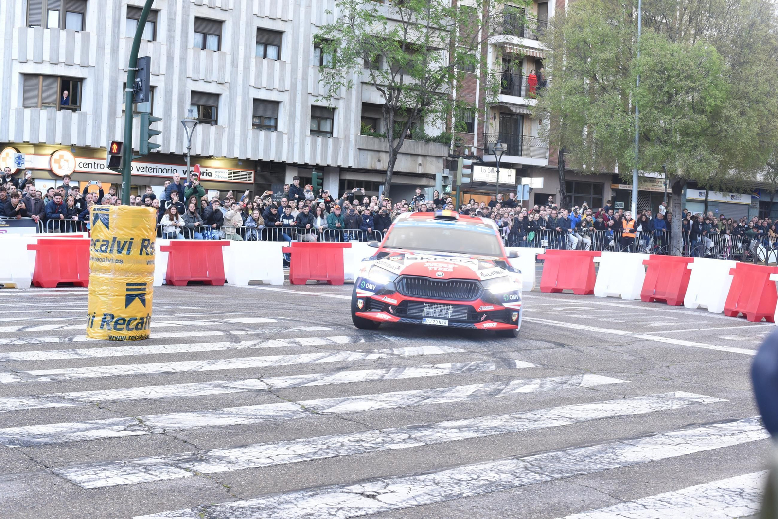 Las mejores fotos del espectacular tramo urbano del Rallye Sierra Morena 2025