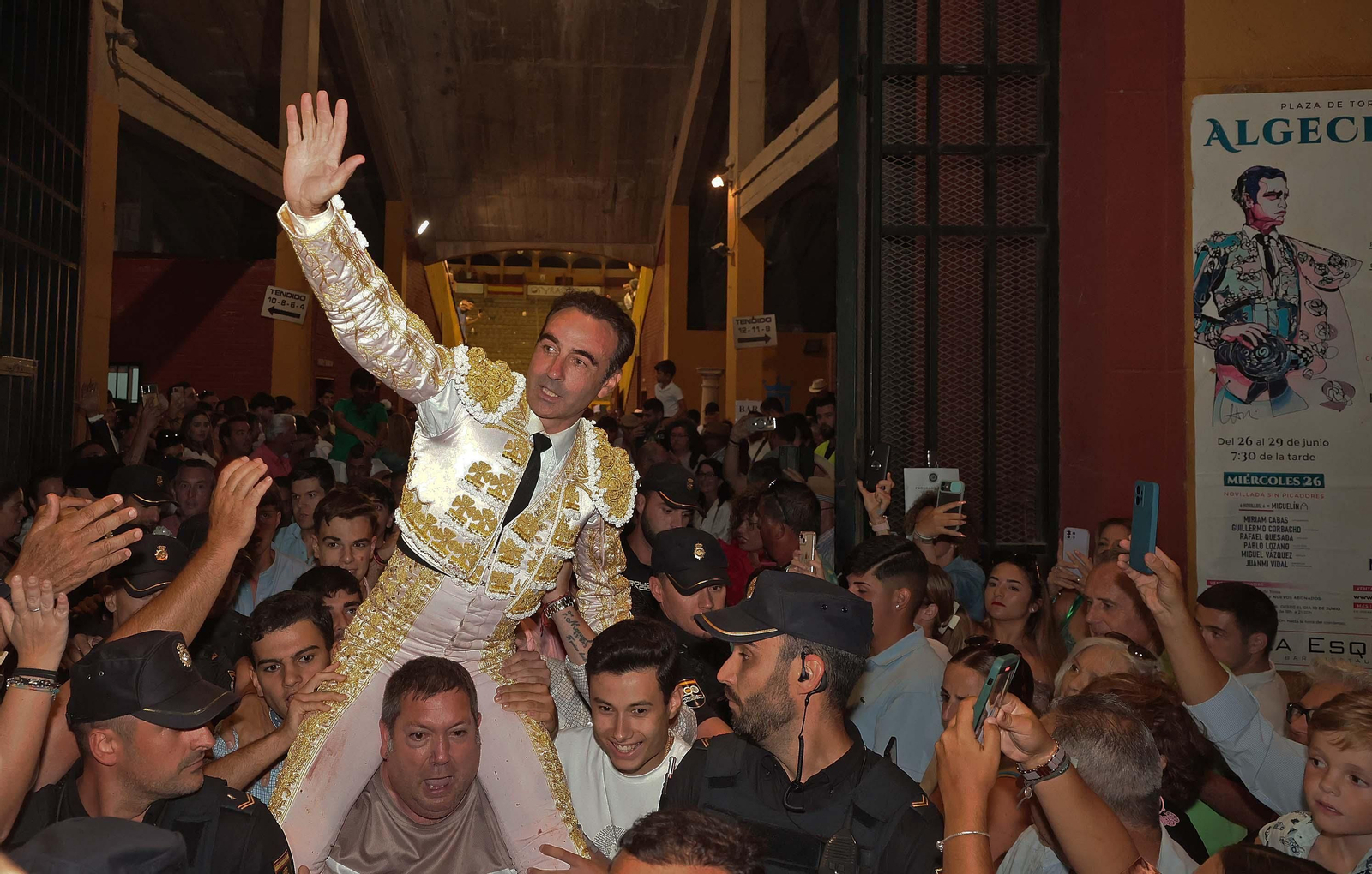 Fotos de la corrida del jueves de la Feria Real de Algeciras 2024 (10).jpg