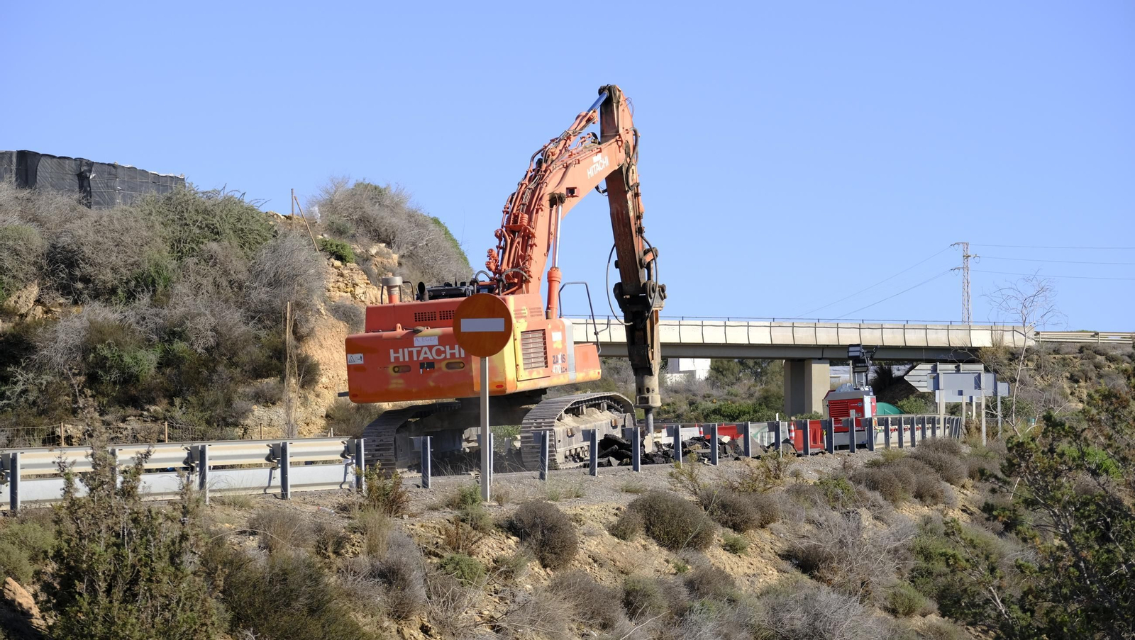 Reparación de los daños por la dana en la Autovía del Mediterráneo, en imágenes