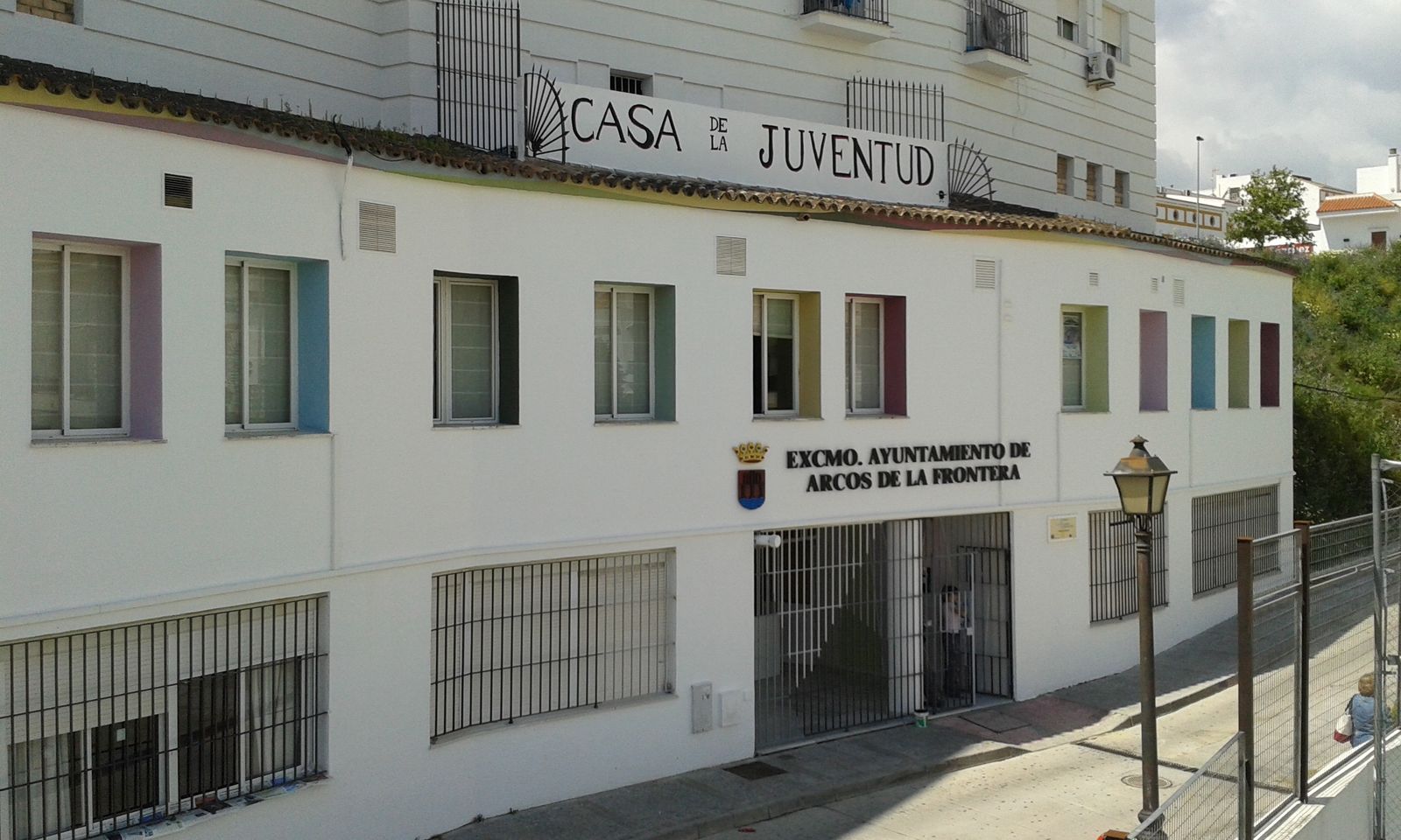 Una panorámica de la Casa de la Juventud.