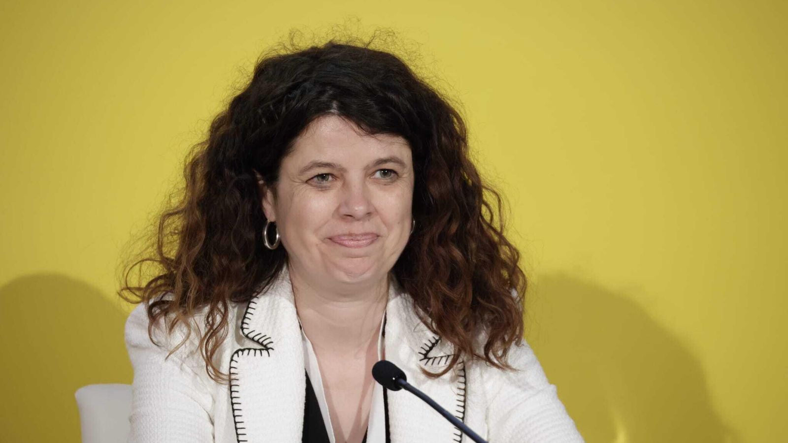 La filóloga y congresista Lola Pons, en una de las sesiones del Congreso de la Lengua de este jueves.