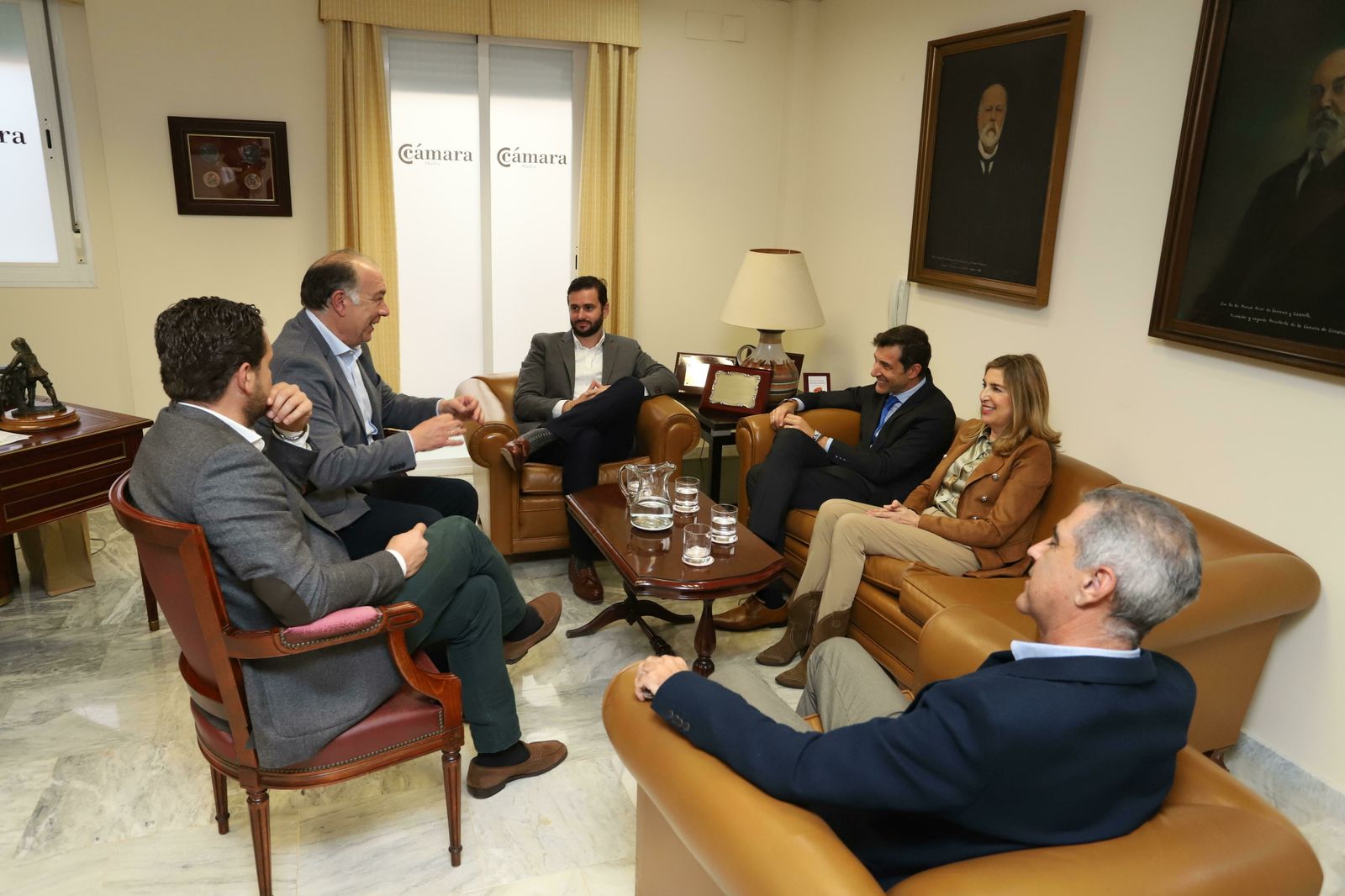 Un momento del encuentro mantenido en la mañana de ayer en la Cámara de Comercio.