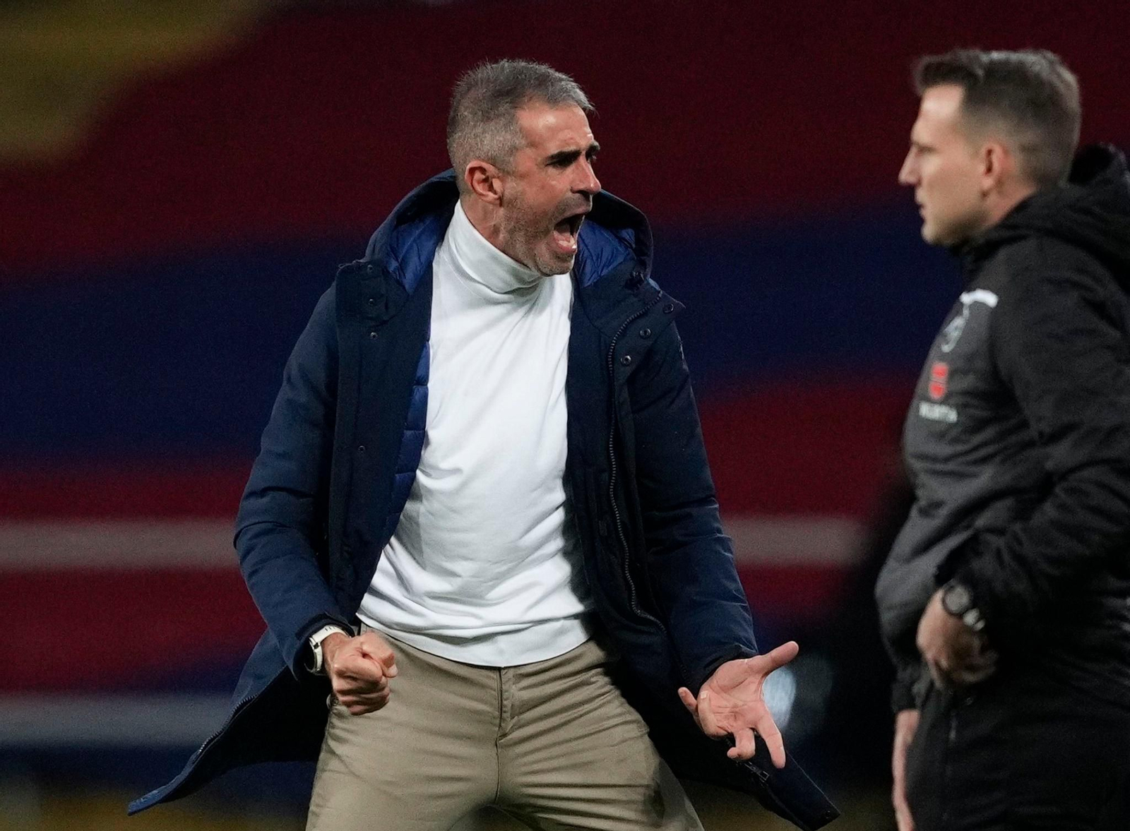 Garitano celebra el tanto de Leo Baptistao en el primer acto.