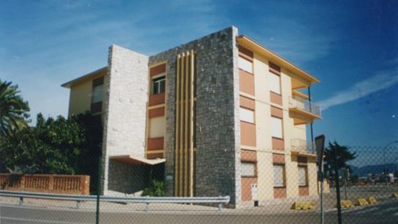 Cámara agraria, junto al recinto portuario