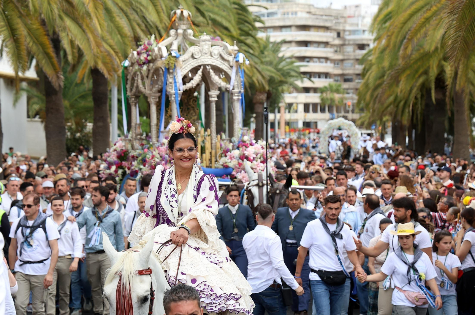 Las mejores imágenes de la salida de la Hermandad del Rocío de Huelva