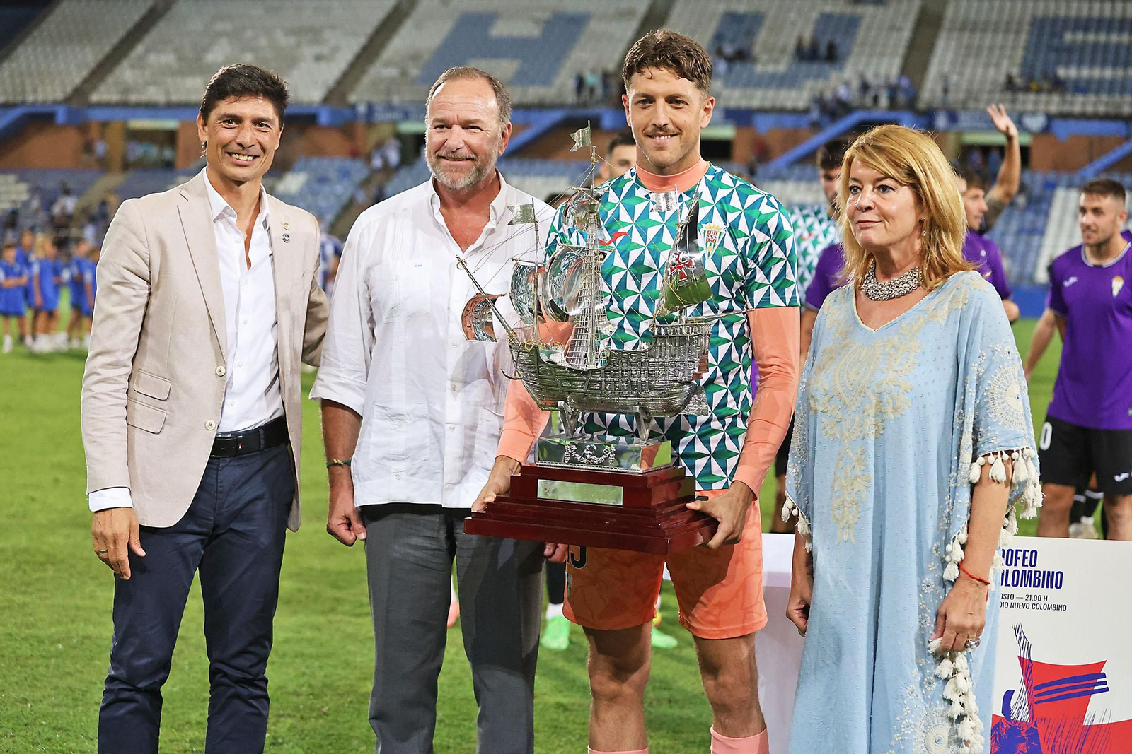 Las mejores imágenes del Trofeo Colombino entre el Recreativo de Huelva y el Córdoba CF
