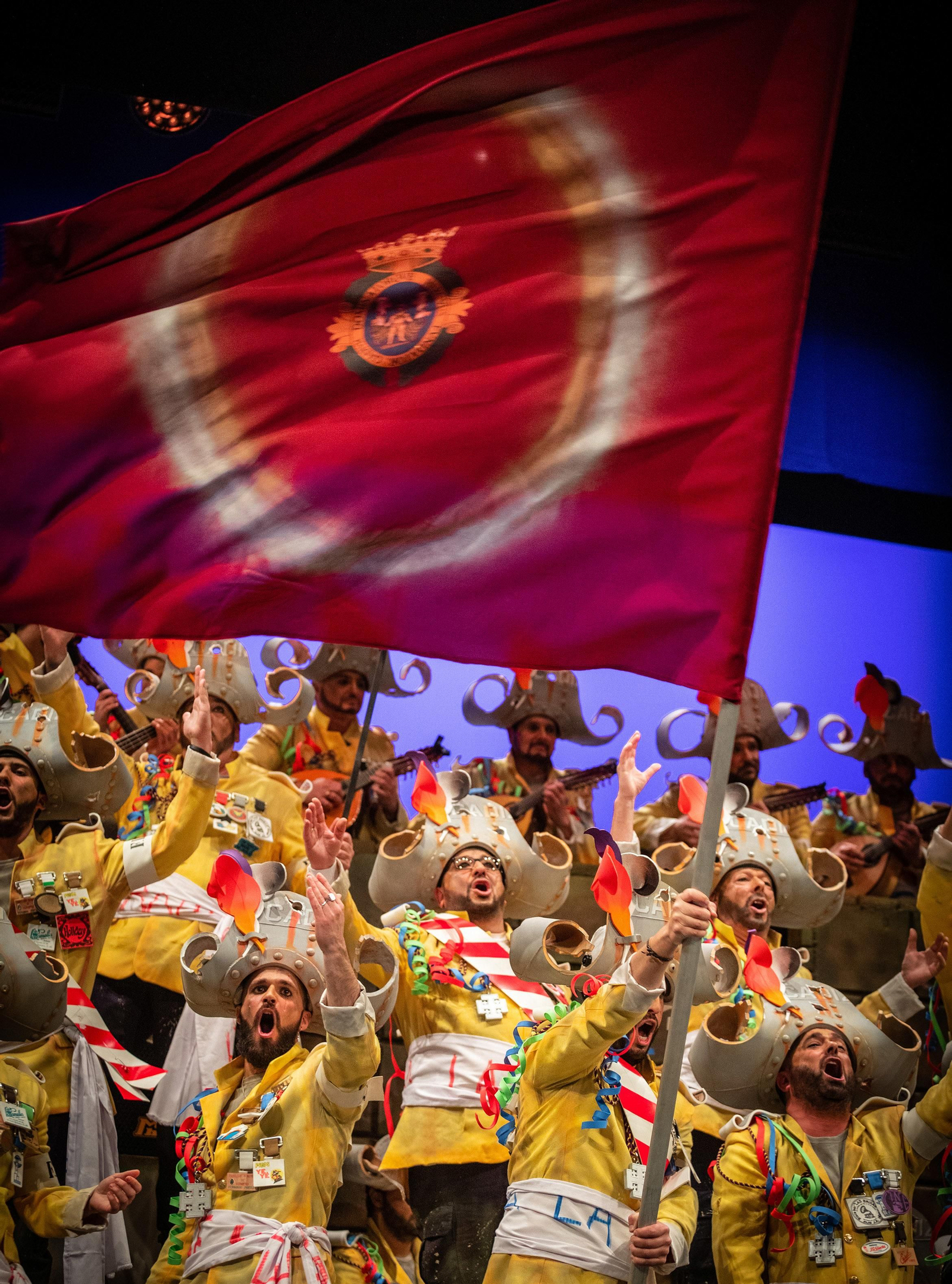 El coro de Julio Pardo 'El batallita' abrió la sesión