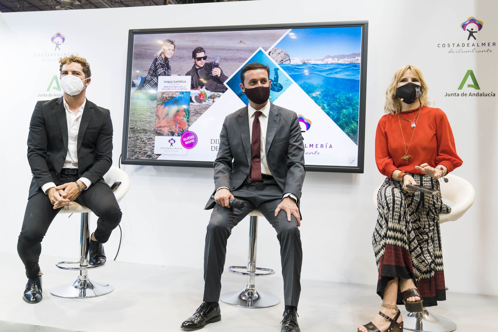 Diputación de Almería muestra al mundo su Guía de Buceo con David Bisbal y Eugenia Martínez de Irujo