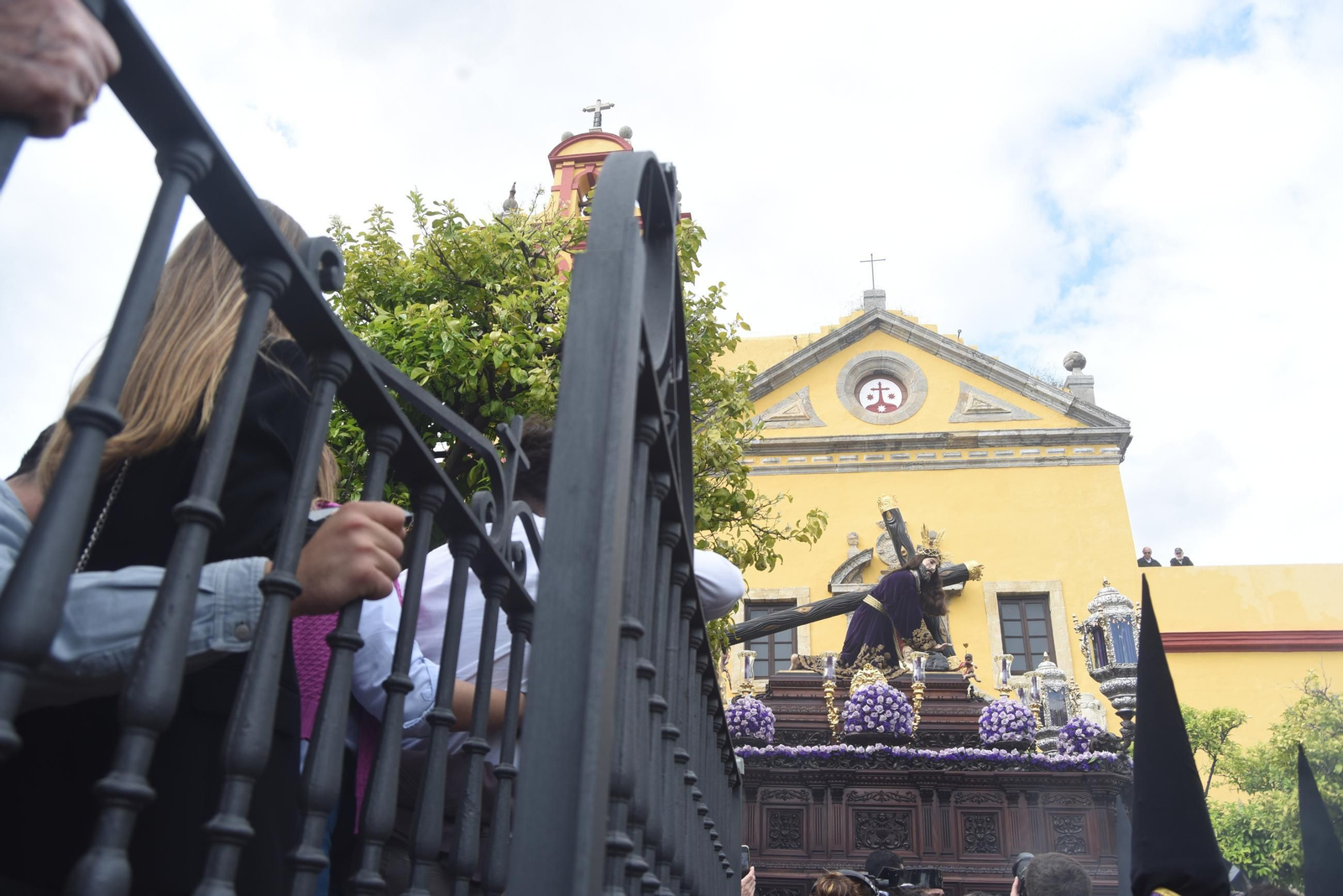 La procesión del Caído en este Jueves Santo de Córdoba, en imágenes