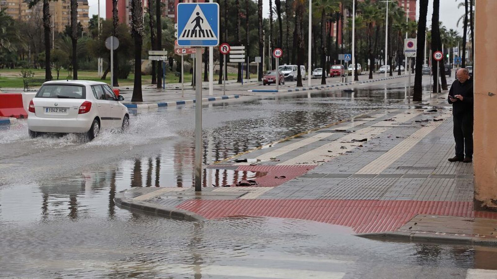 Calles inundadas tras el paso de la borrasca Efraín.