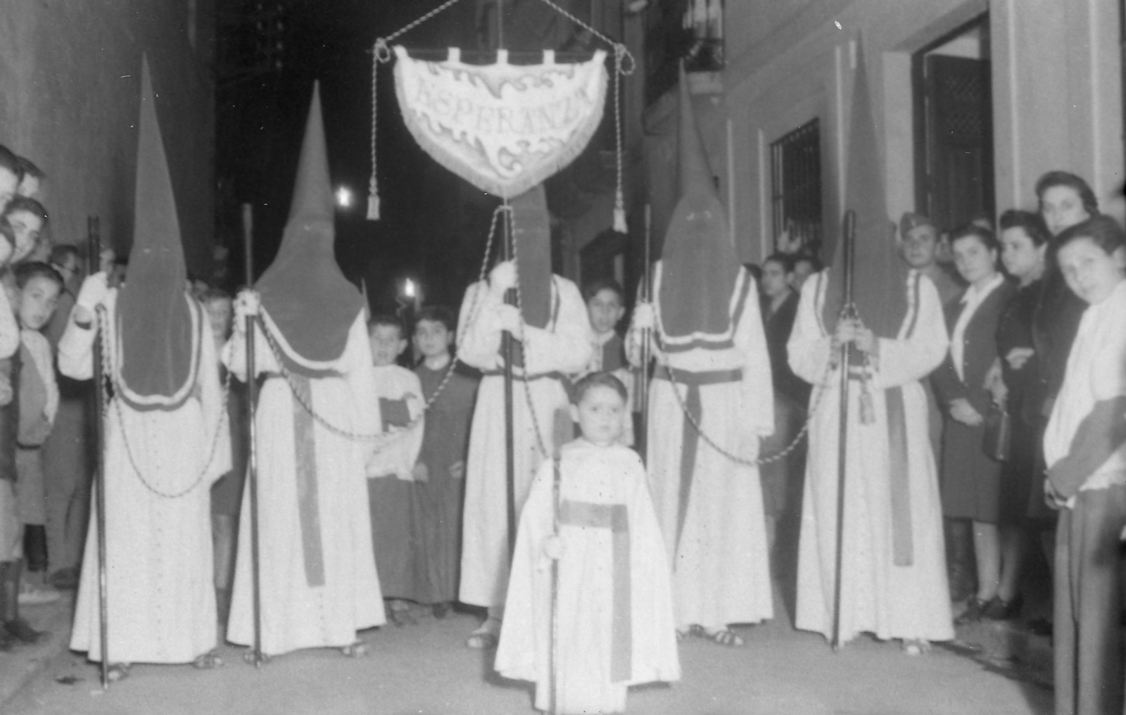 Nazarenos de la Esperanza.