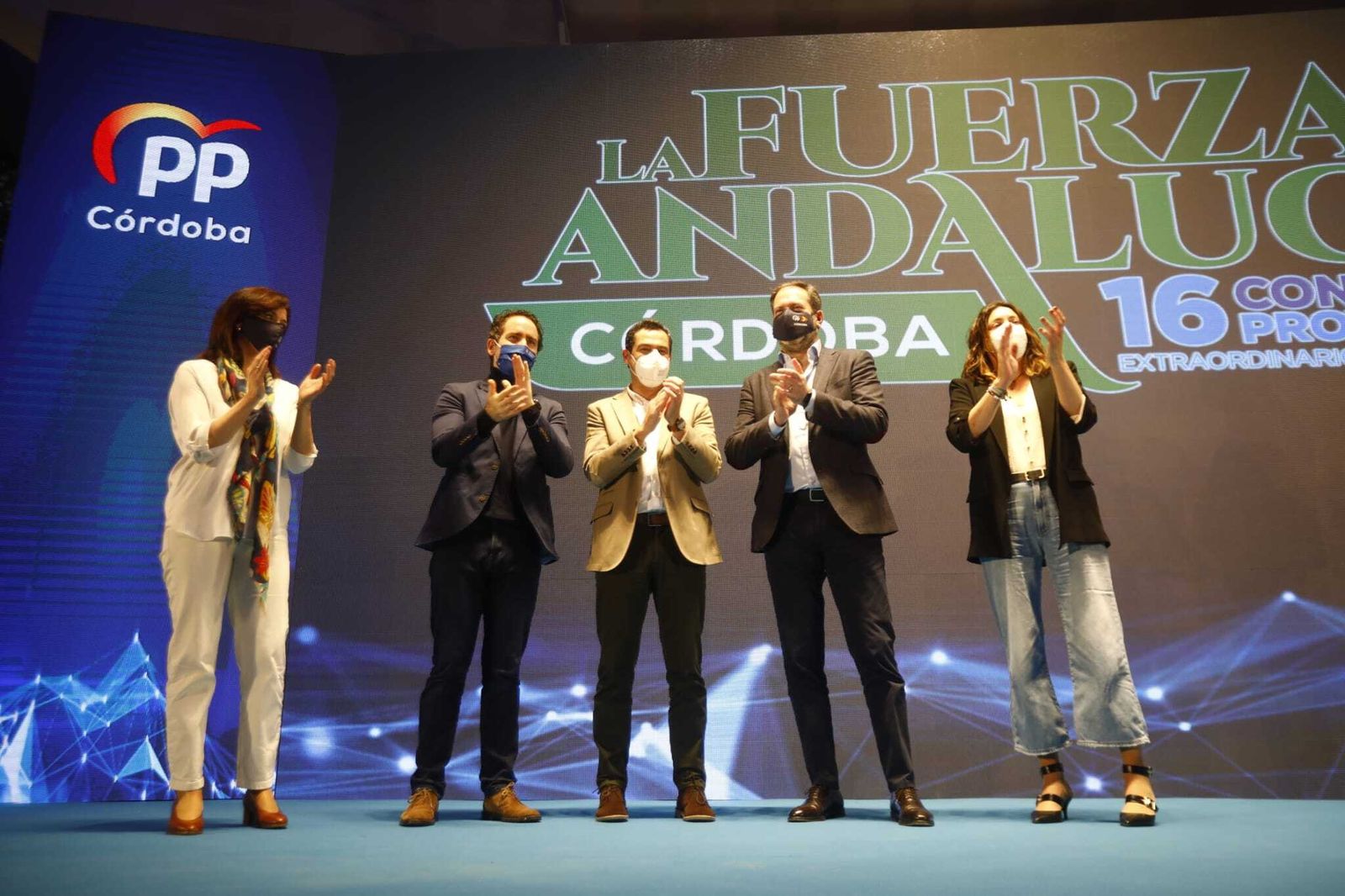 Teodoro García Egea, Juanma Moreno y Adolfo Molina, en el centro, en el Congreso Provincial del PP.