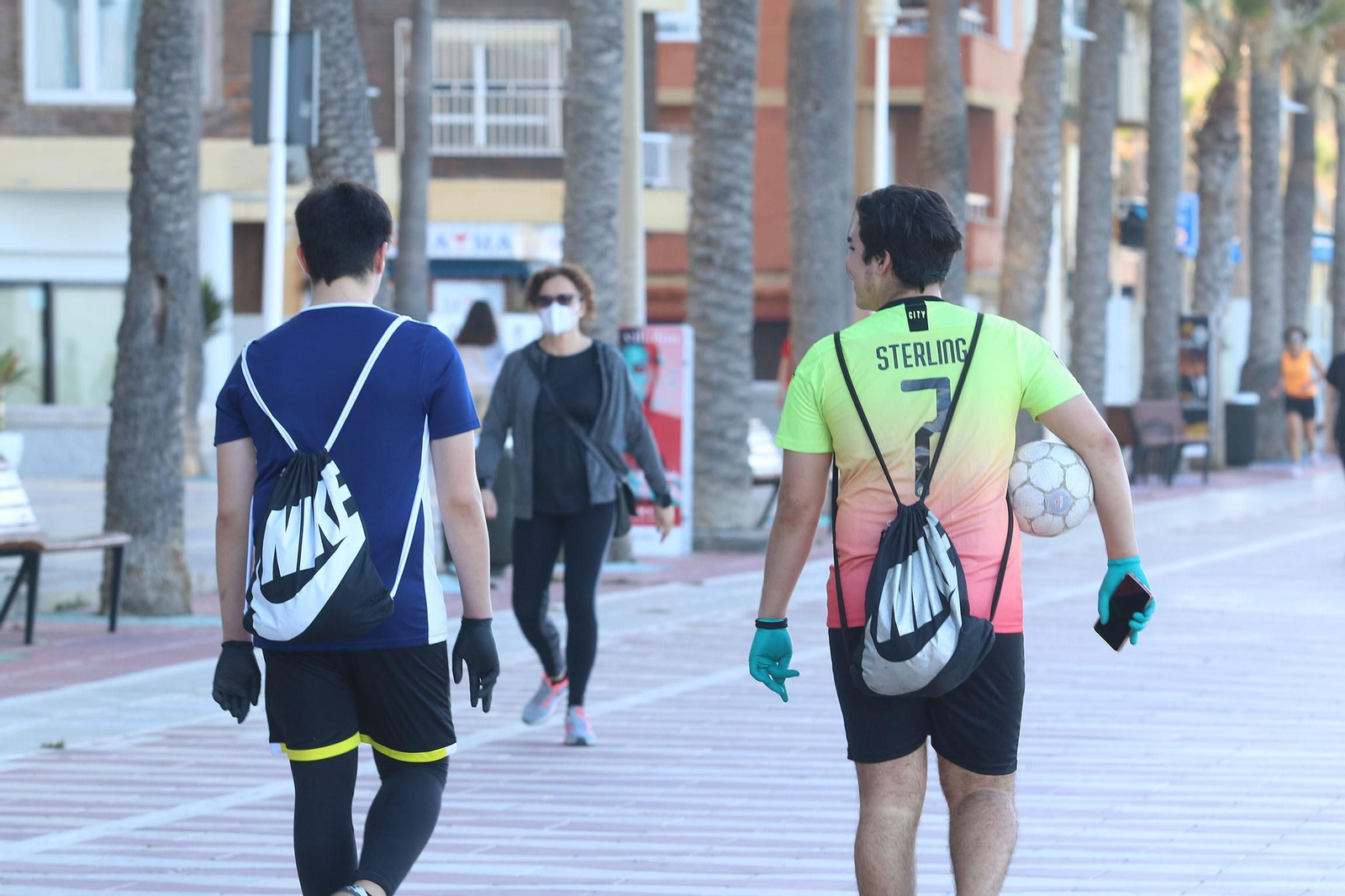 Las imágenes de la afluencia masiva de deportistas al paseo marítimo