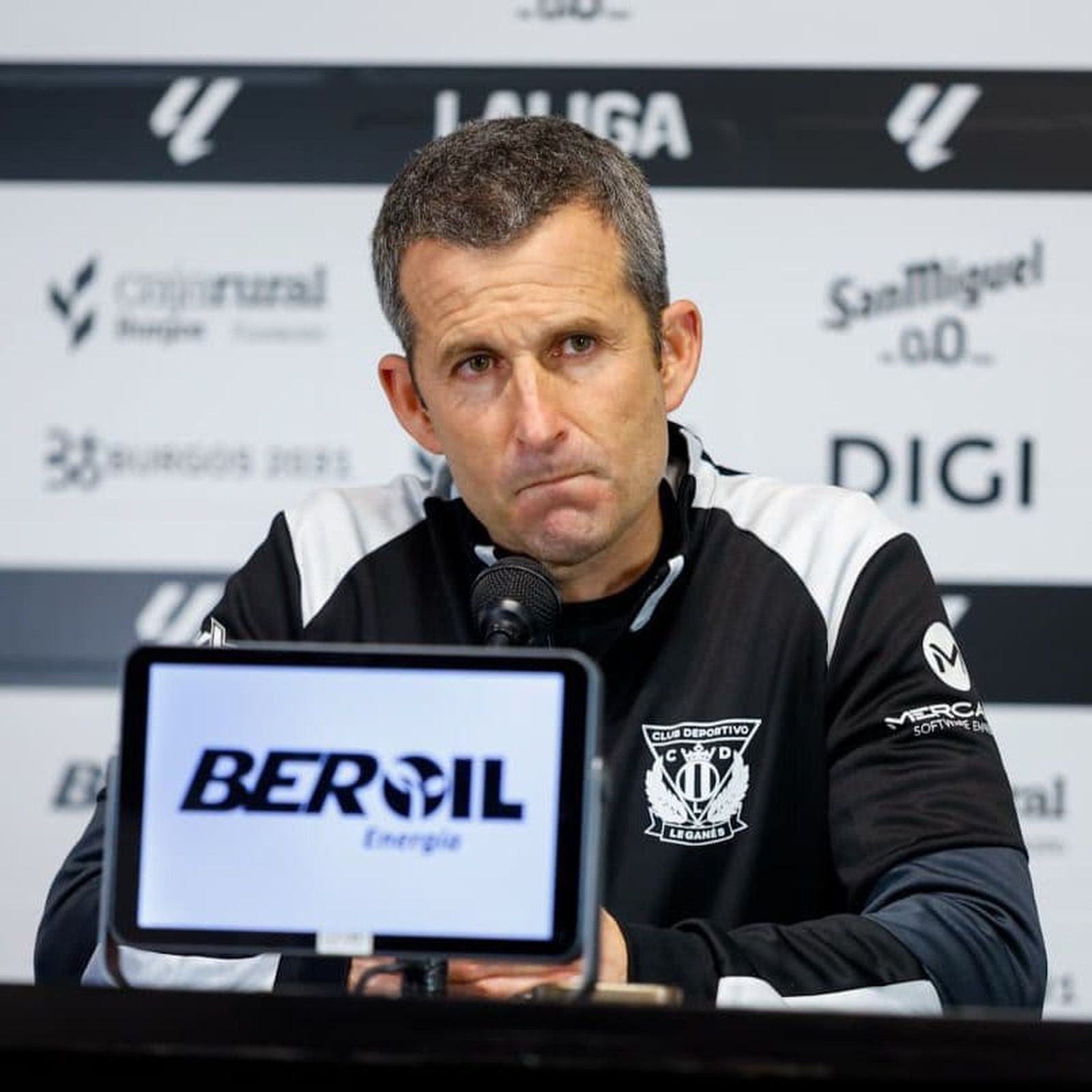 Igor Oca, técnico del Leganés, durante una rueda de prensa.