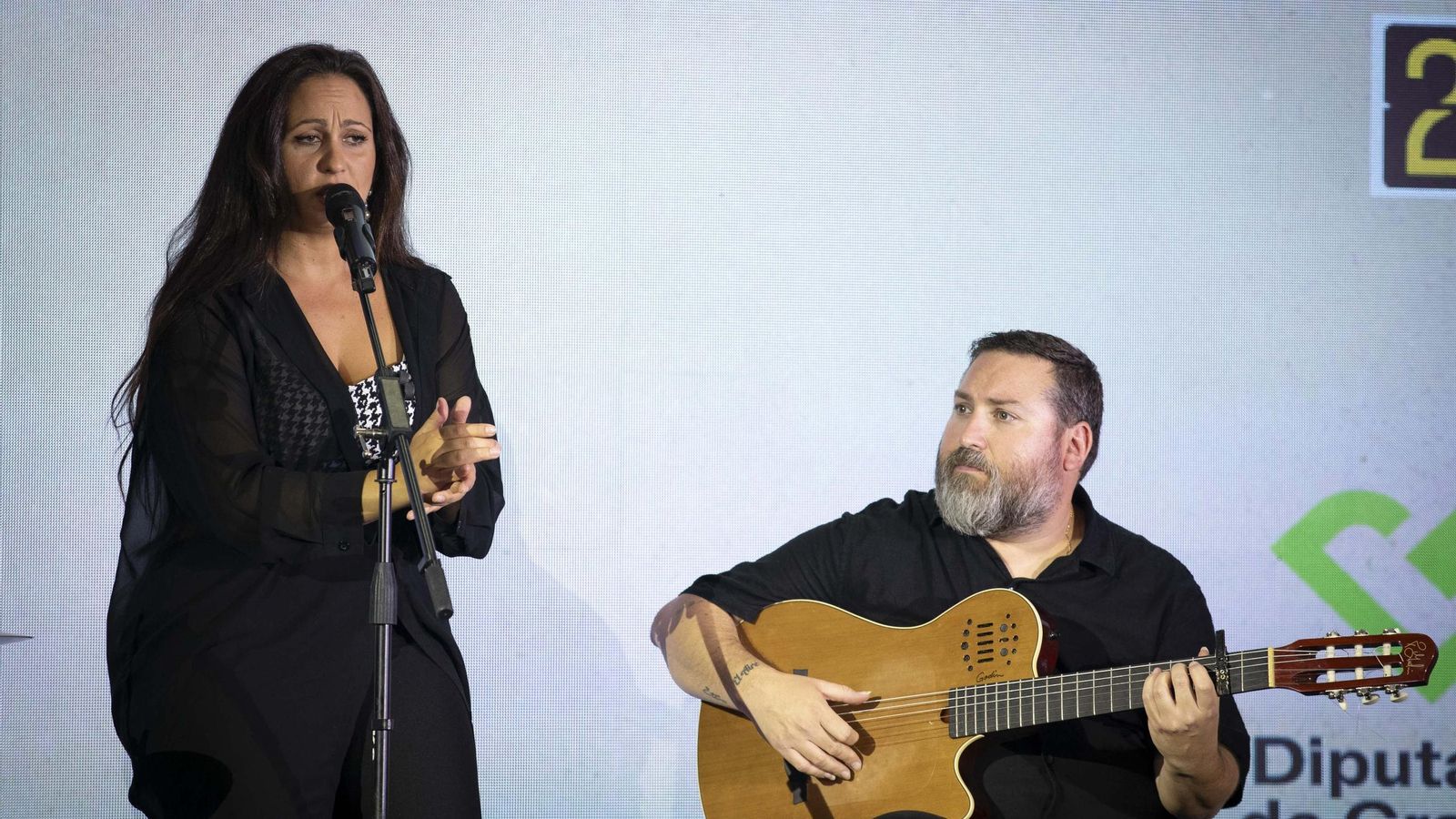 Actuación de Aroa Fernández durante los Premios Turismo de la Diputación de Granada