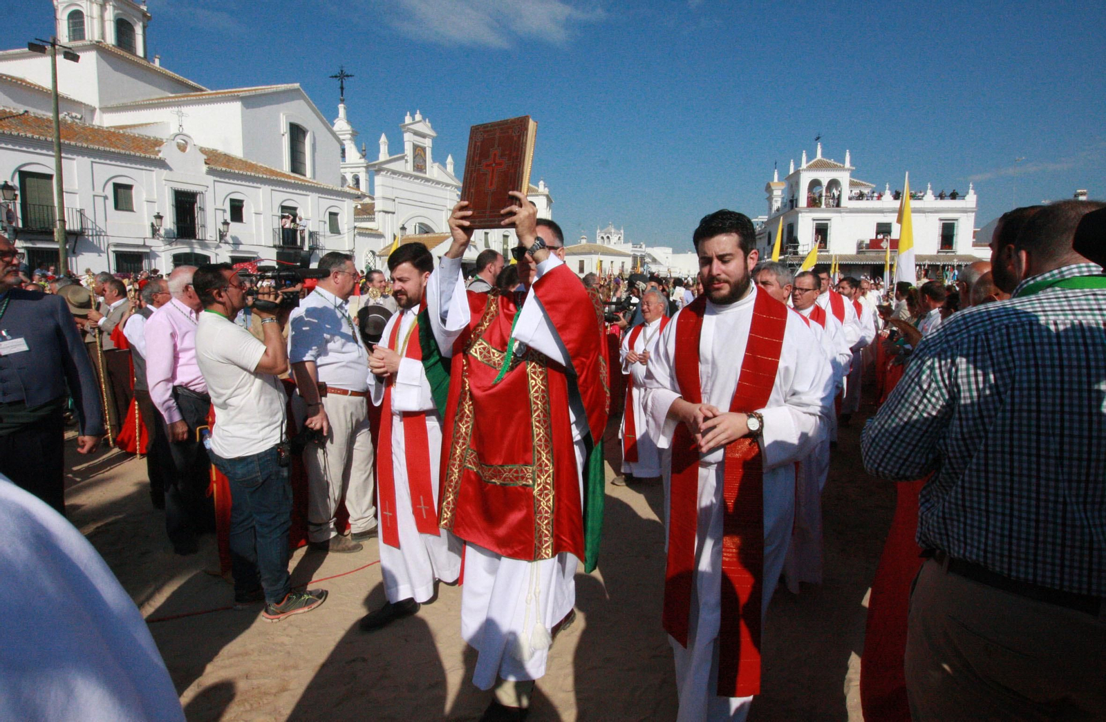 Las imágenes de la Misa de Pentecostés en El Rocío