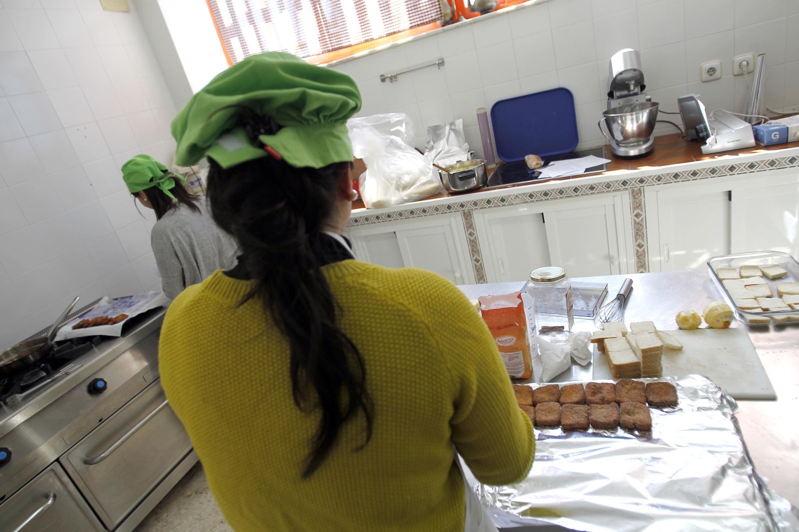 Un taller de cocina en las instalaciones de la Coordinadora Despierta.