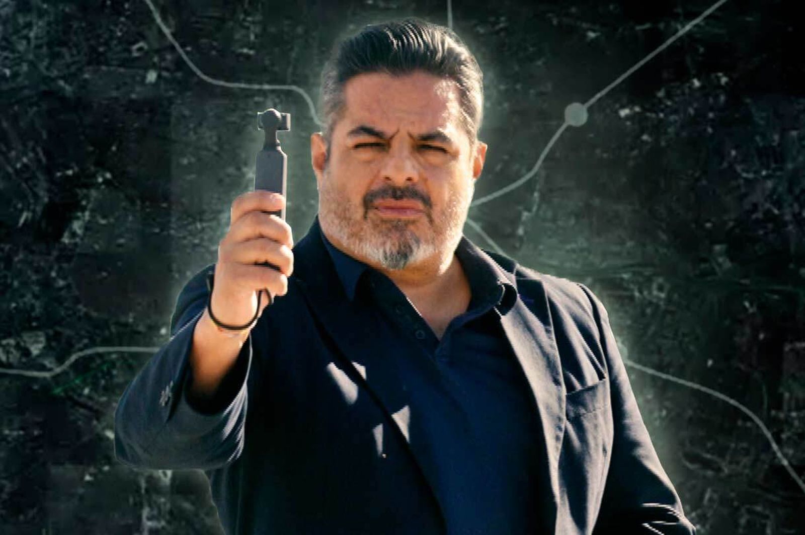 Jalis de la Serna con su cámara de 'Cazaherederos'