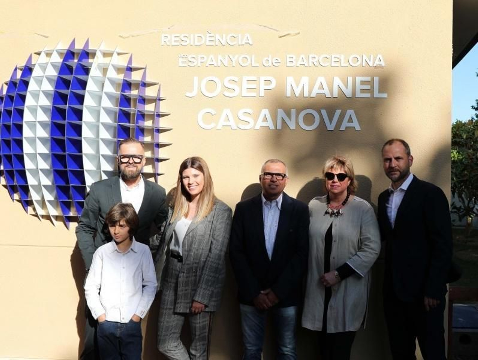 La familia de Manel Casanova, en el acto de ayer.