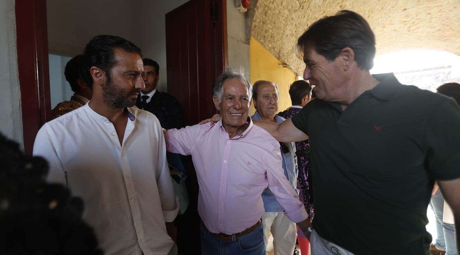 Fotos del triunfo de Manuel Roman y Javier Zulueta con la buena novillada de Núñez de Tarifa que abrió la Feria de La Línea