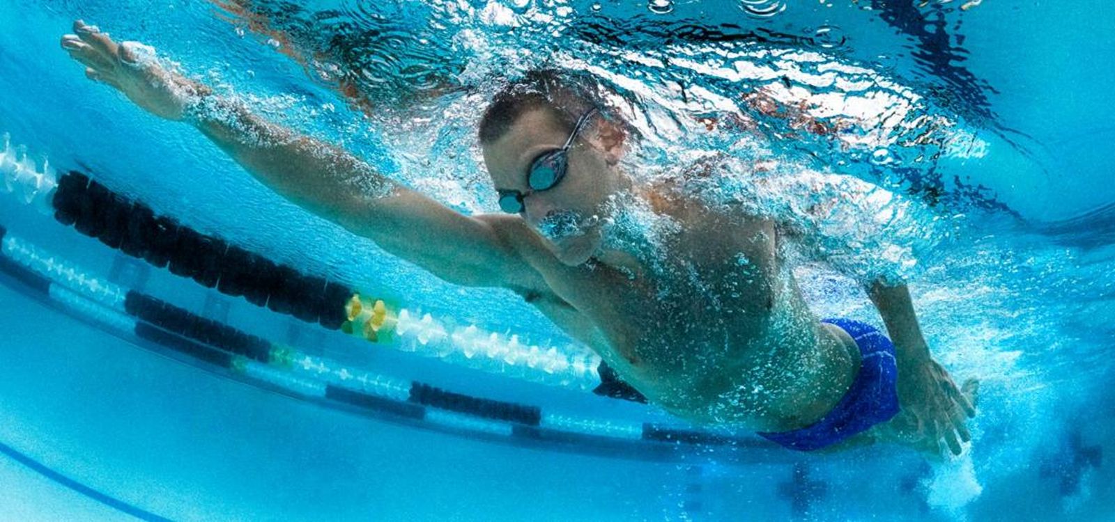 Los secretos de adelgazar nadando: mejor que el running y la bici