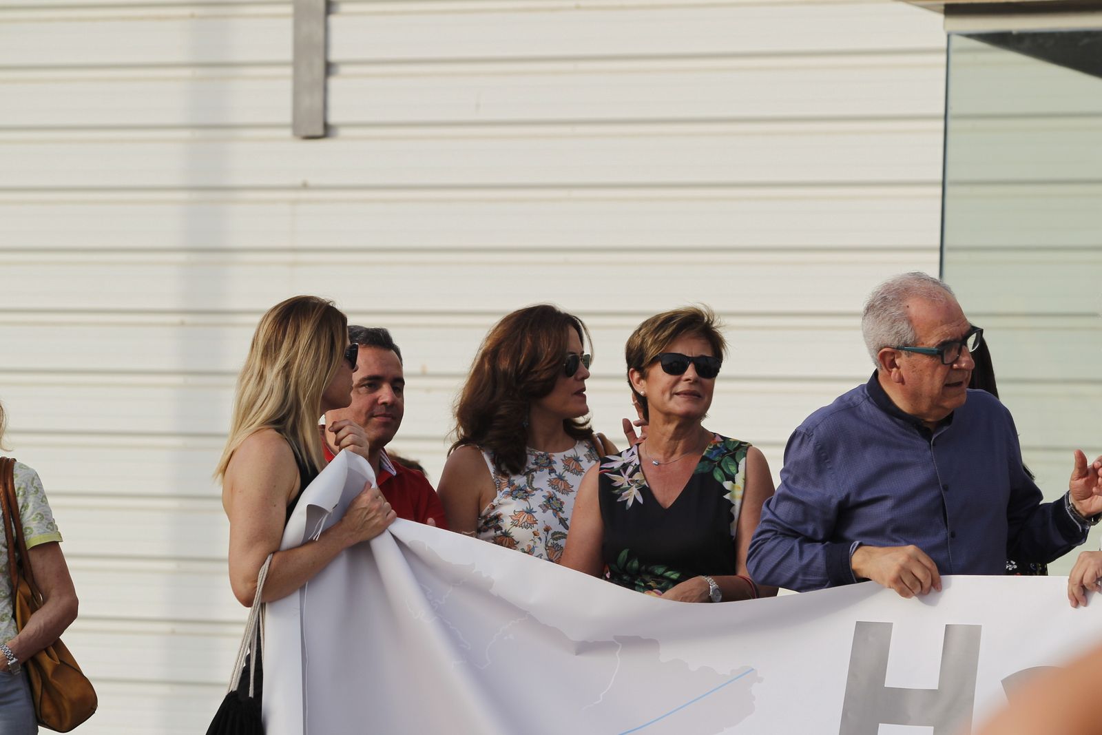 Fotogalería manifestación Mesa del Ferrocarril de Almería