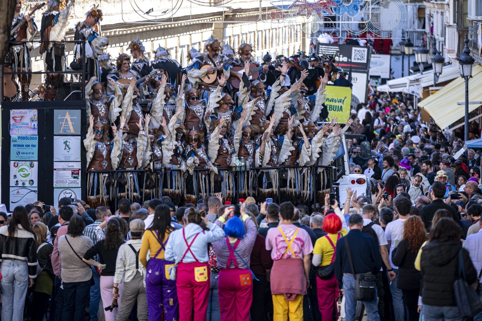 Las imágenes del Domingo de Piñata del Carnaval de Cádiz 2026