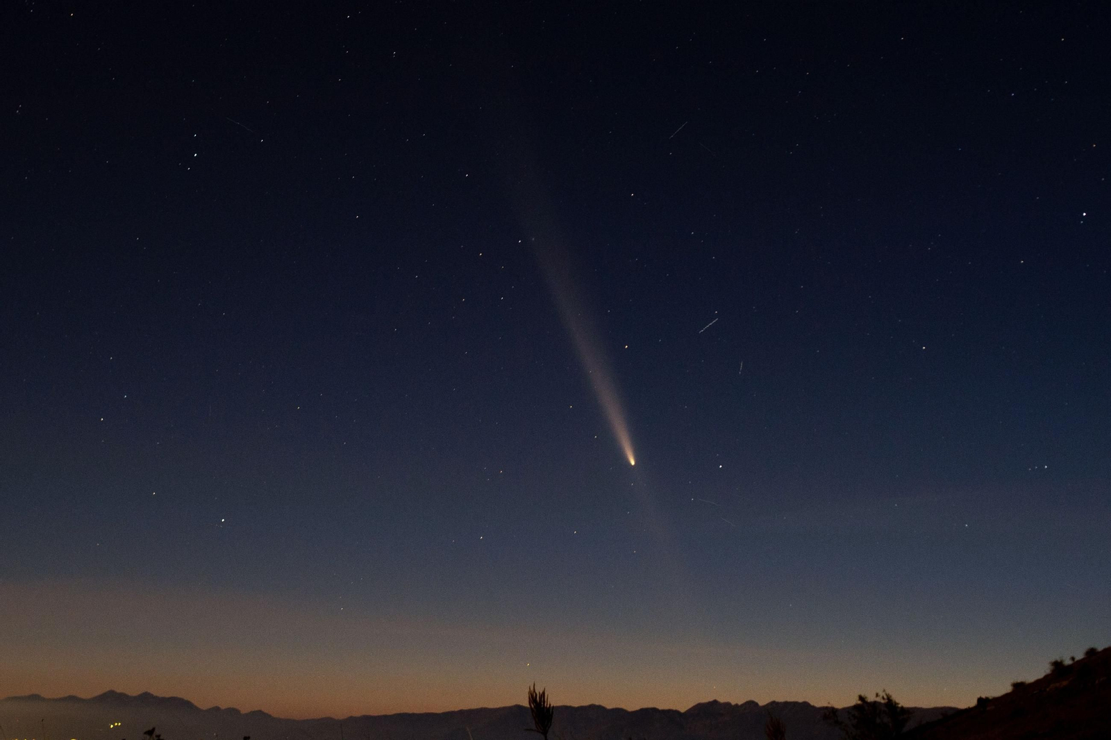 Espectáculo visual: El paso del cometa del siglo a lo largo y ancho del mundo