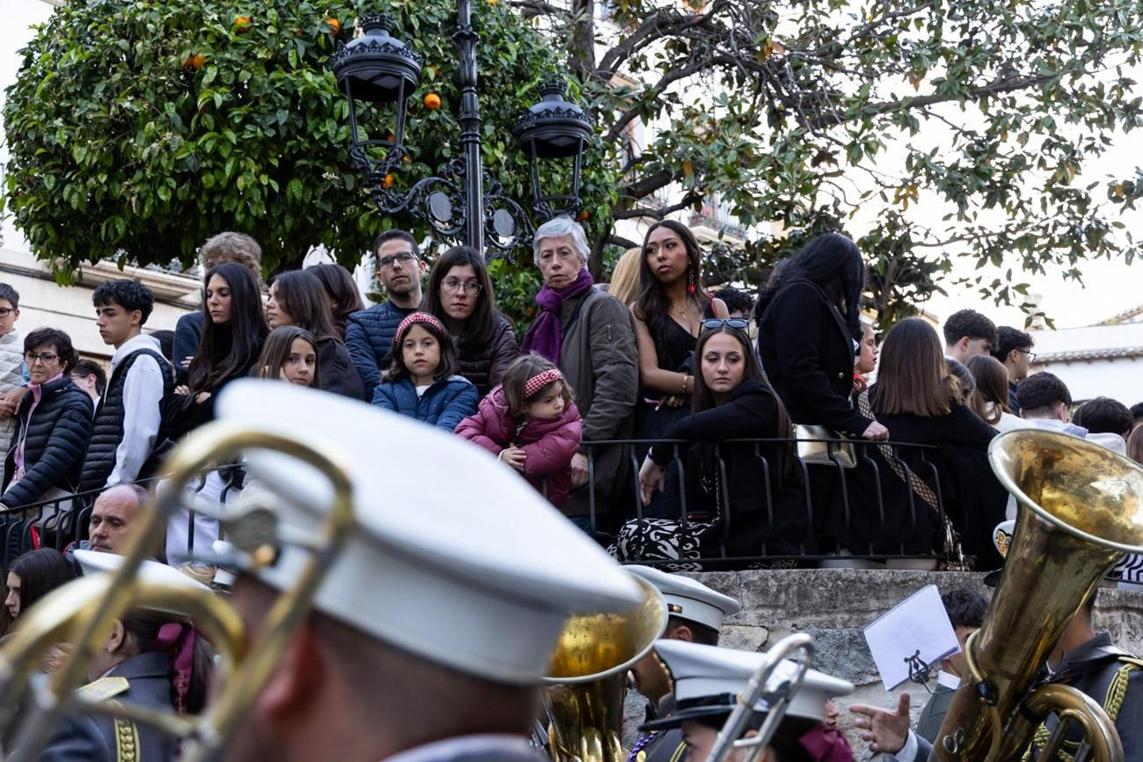 Las cofradías de la Vera Cruz, Expiración y Gran Poder lucen sus cortejos en la calle