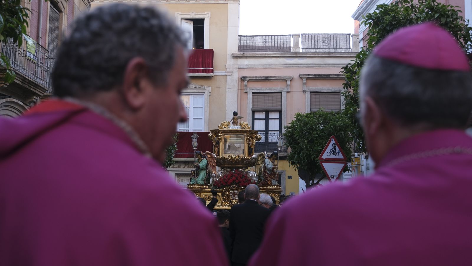 Procesión del Santo Entierro en Almería, en imágenes