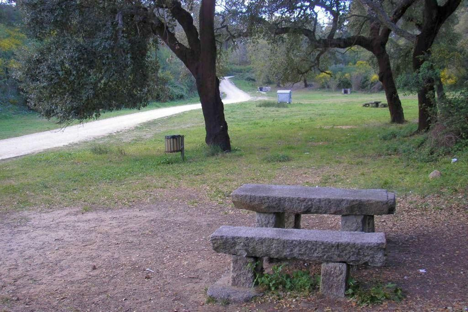 Un alto en el camino en la ruta del Cerro del Moro de Castellar