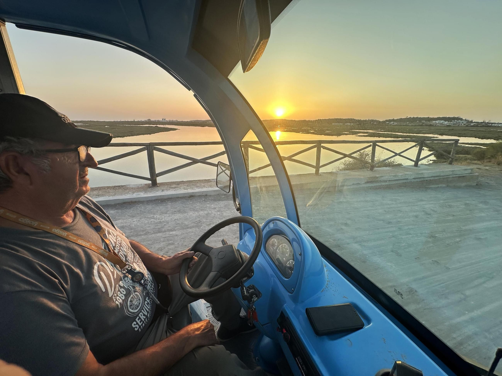 Durante la tarde se puede disfrutar de los maravillosos atardeceres de las Marismas del Piedras