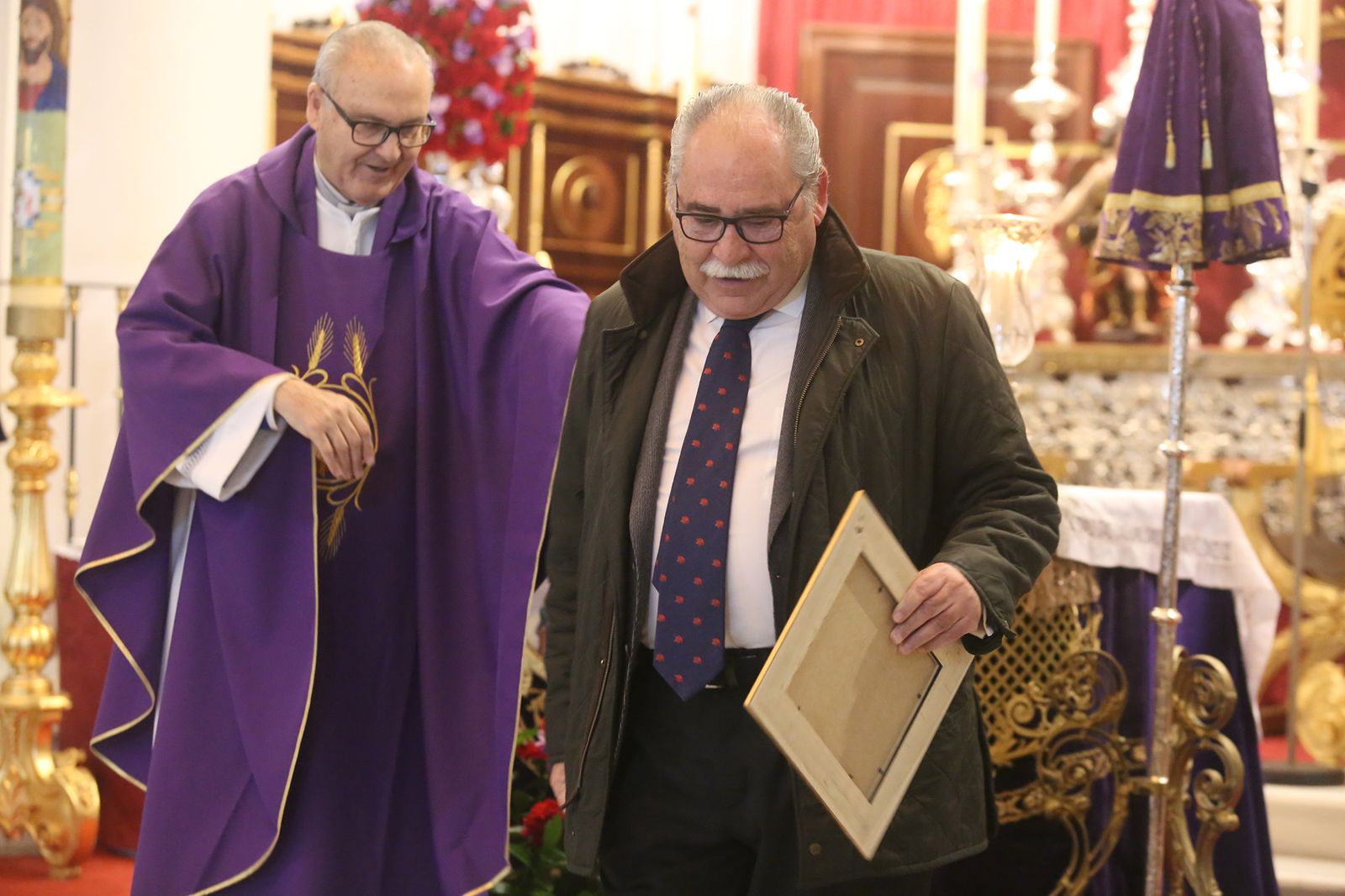 Imagenes de la misa de acción de gracias por el aniversario de la cuadrilla de costaleros