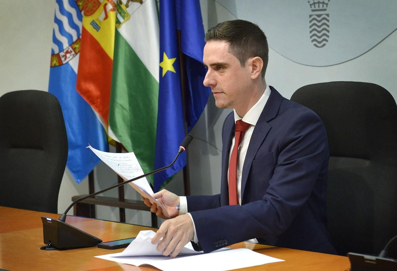 El teniente de Alcaldesa de Servicios Públicos, Jaime Espinar, en rueda de prensa